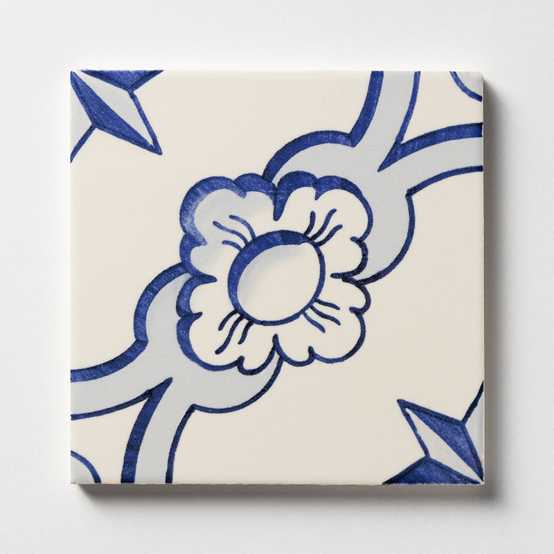 W.D.C. Cottage Painted Tile Windsor Crest